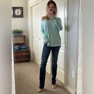 NWT Z supply off the shoulder top 🌿